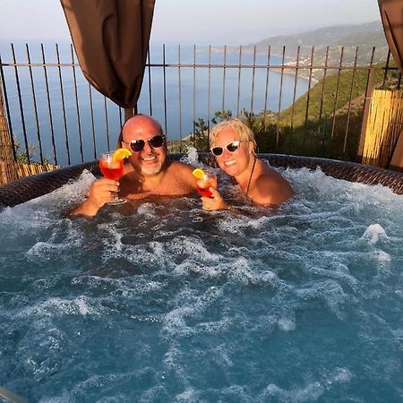B&B Roomantic & Piscina Idromassaggio Cefalù Eksteriør billede