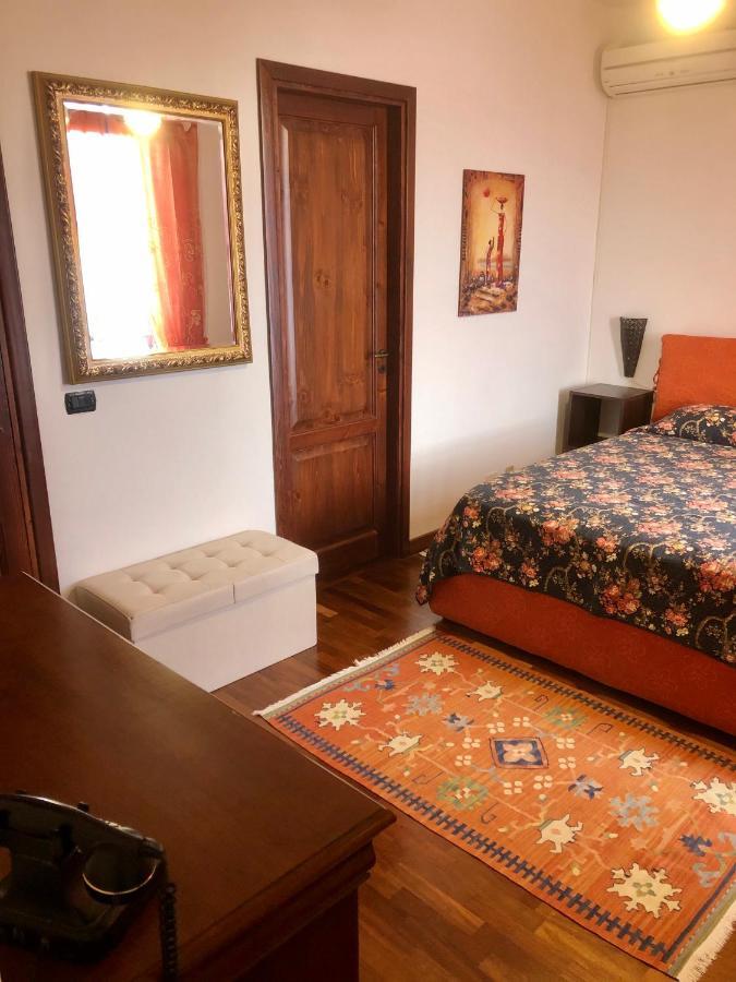 B&B Roomantic & Piscina Idromassaggio Cefalù Eksteriør billede