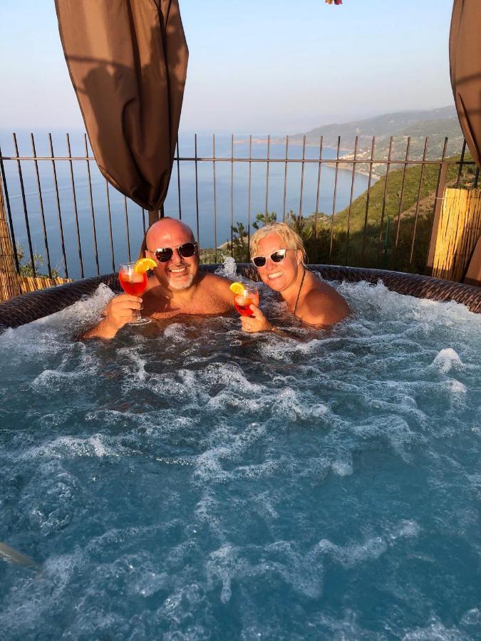 B&B Roomantic & Piscina Idromassaggio Cefalù Eksteriør billede