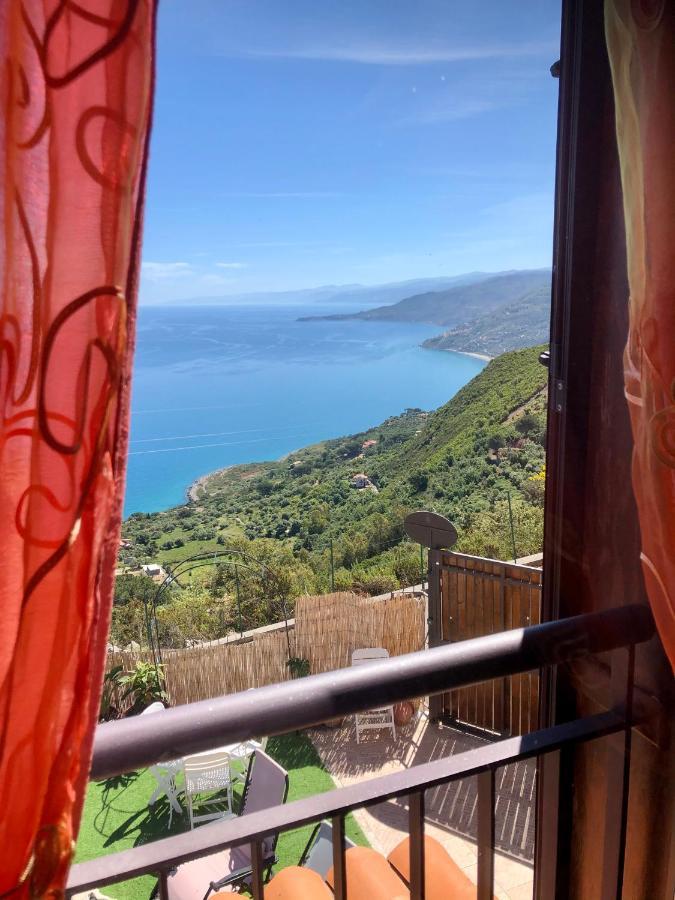 B&B Roomantic & Piscina Idromassaggio Cefalù Eksteriør billede