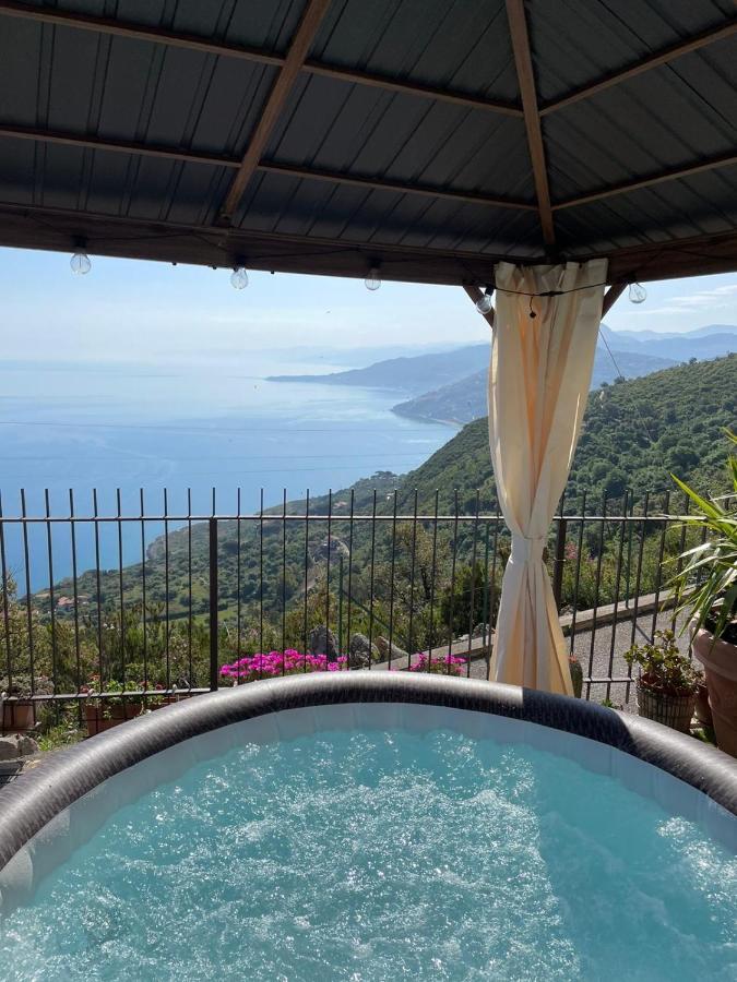 B&B Roomantic & Piscina Idromassaggio Cefalù Eksteriør billede