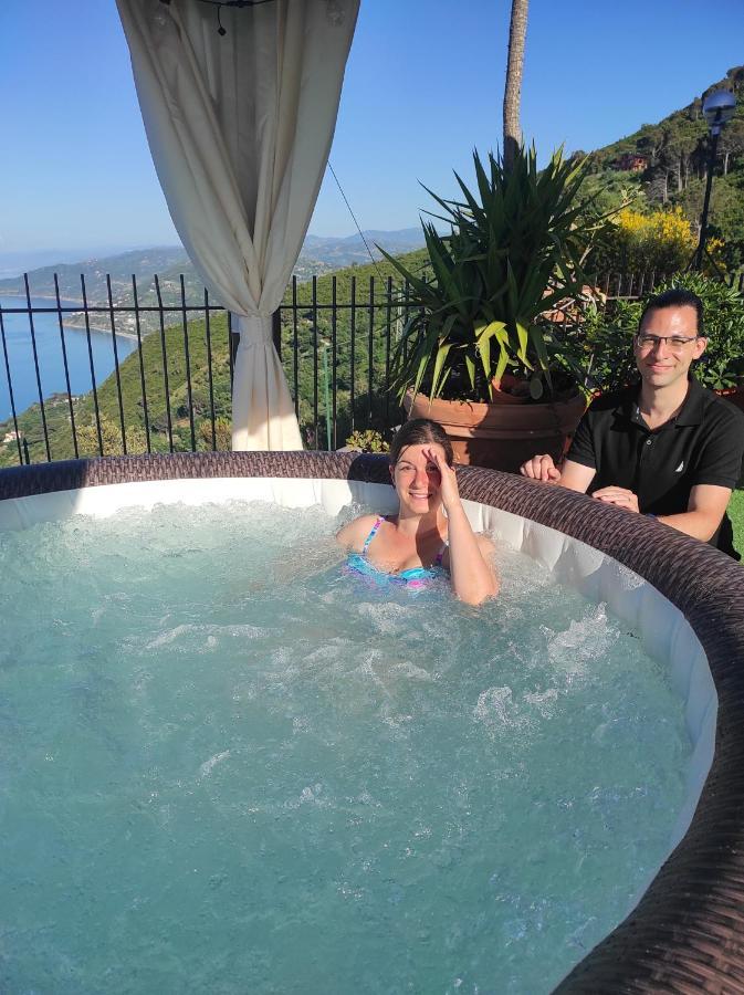 B&B Roomantic & Piscina Idromassaggio Cefalù Eksteriør billede