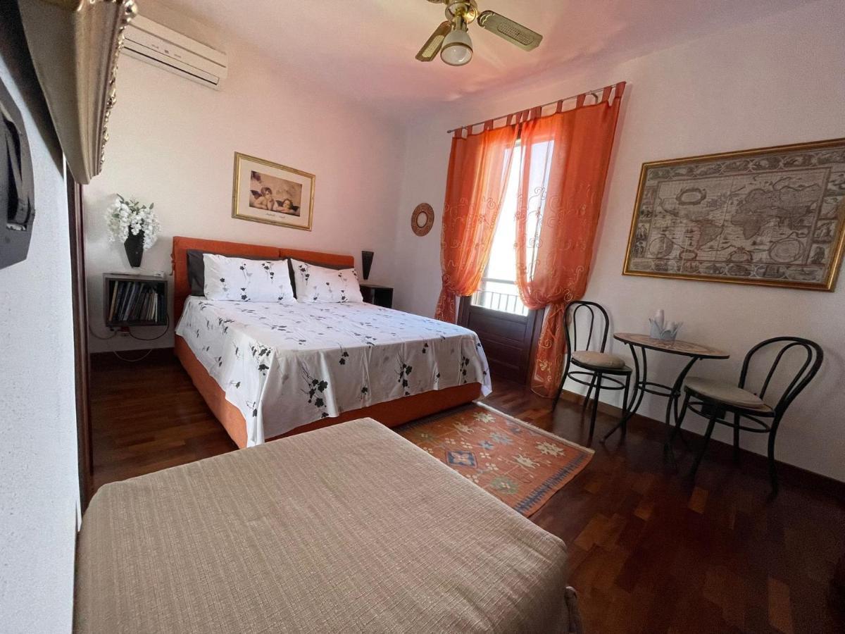 B&B Roomantic & Piscina Idromassaggio Cefalù Eksteriør billede